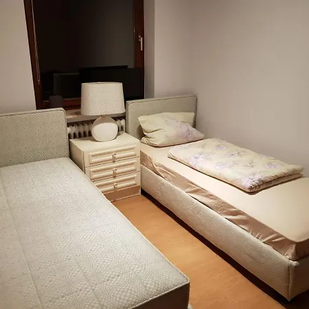Schoene Mitten In Apartament *