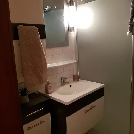 Schoene Mitten In Apartament *